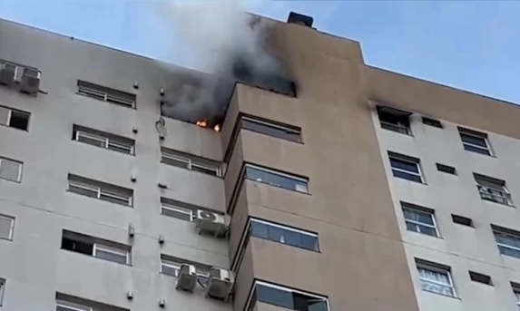  INCÊNDIO EM PRÉDIO DE CASCAVEL DEIXA VÁRIOS FERIDOS, INCLUINDO CRIANÇA