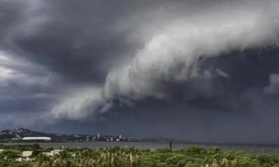 Alerta Amarelo: Guaraniaçu e outras 195 cidades do Paraná estão sob aviso de tempestade; veja os riscos