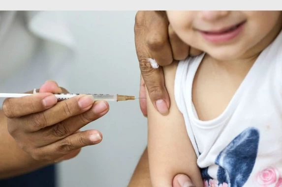 ALERTA SANITÁRIO: Saúde do Paraná Reforça Vacinação Contra o Sarampo Devido a Aumento de Casos nas Américas