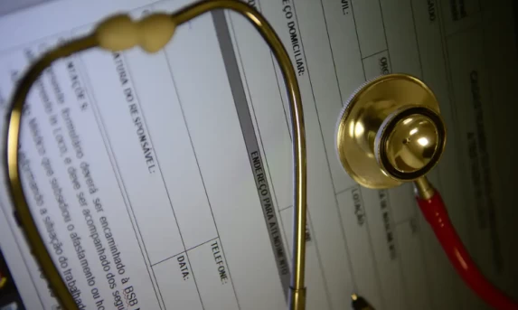 ANS fixa em 5,11% o teto de reajuste para planos de saúde individuais e familiares em 2026