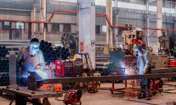 Atividade Econômica Brasileira Cresce 0,4% em Agosto, Indica Prévia do PIB do Banco Central