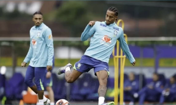 Brasil enfrenta Bolívia em jogo derradeiro das Eliminatórias da Copa