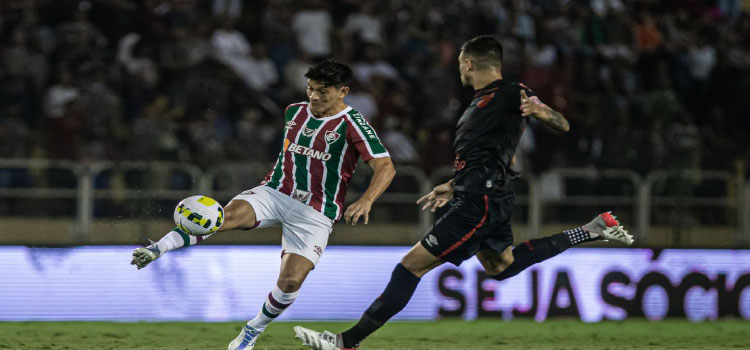 BRASILEIRO: Fluminense e Athletico medem forças no Maracanã.