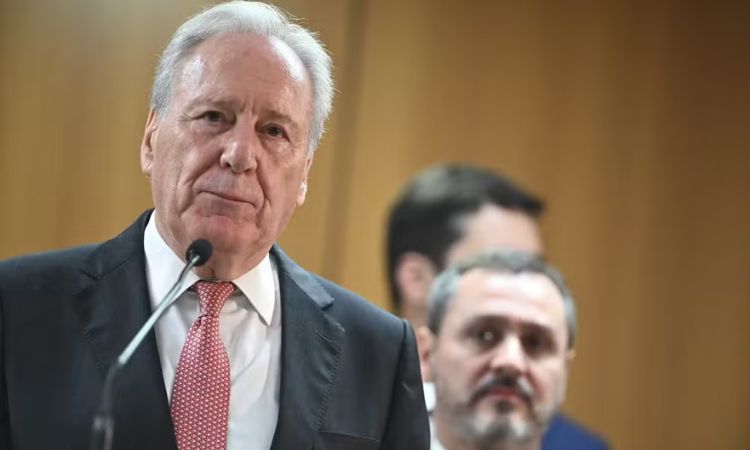 Brasília: Ricardo Lewandowski entrega carta de demissão a Lula e deixa o Ministério da Justiça
