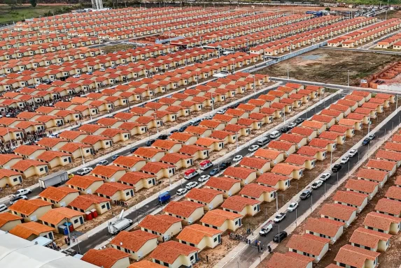Caixa Prevê Financiar 80 Mil Moradias em Novo Programa Habitacional com Foco na Classe Média