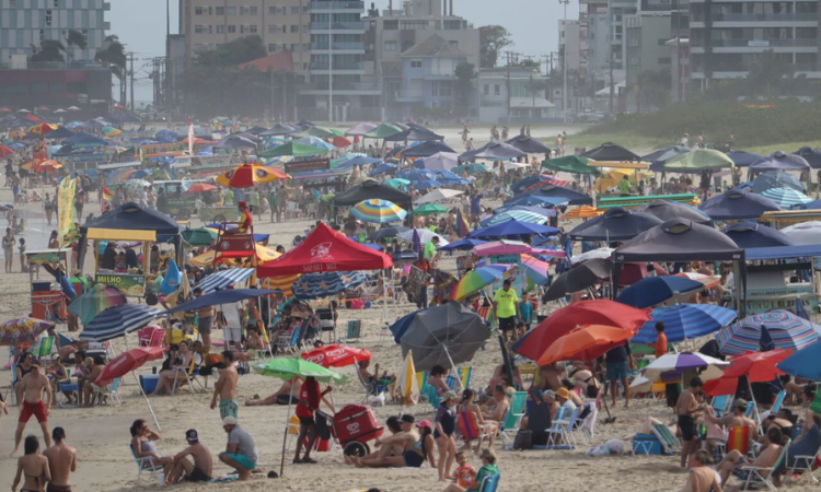 Calorão toma conta do litoral do Paraná e município registra a maior temperatura do ano