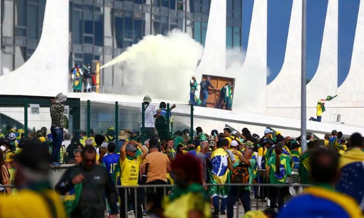 Câmara Aprova Projeto que Pode Reduzir Penas de Condenados Pelos Atos de 8 de Janeiro