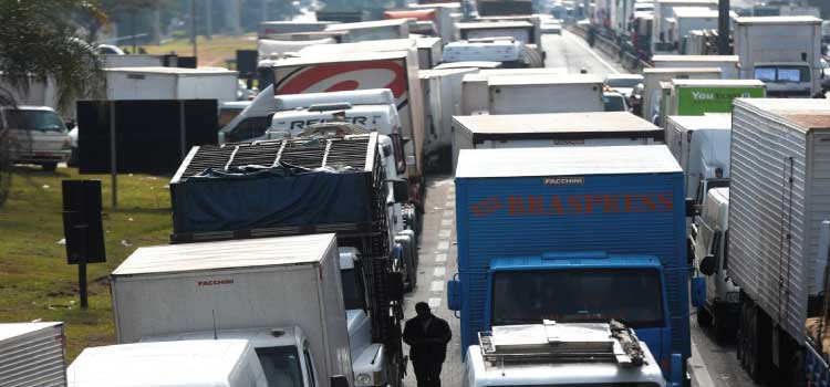 CAMINHONEIRO: Prazo de declaração para Auxílio Caminhoneiro termina hoje.