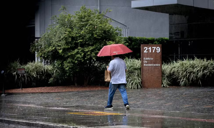 CAPITAL PAULISTA ENTRA EM ESTADO DE ATENÇÃO PARA ALAGAMENTOS NESTA SEXTA (06/03)