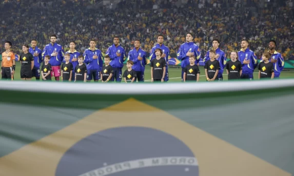 Carlo Ancelotti exalta Vini Jr. após gol em vitória do Brasil sobre a Austrália