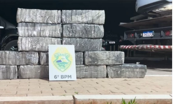 Carro furtado com 200 quilos de maconha é apreendido e jovem preso em Cascavel