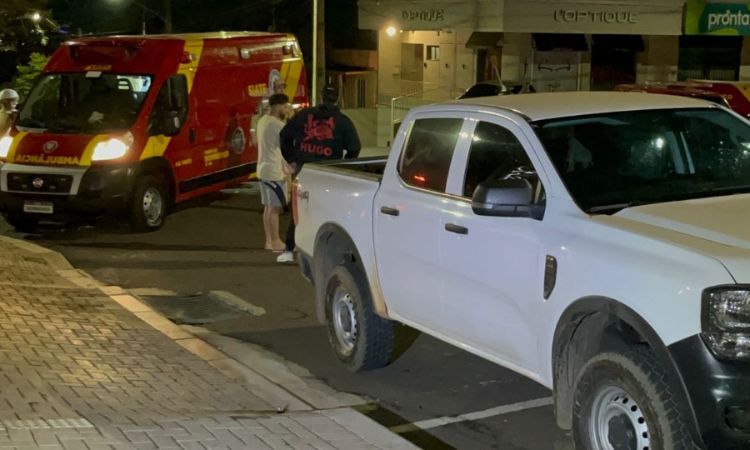CASCAVEL: Irmãs gêmeas ficam gravemente feridas em acidente entre caminhonete e moto em Cascavel