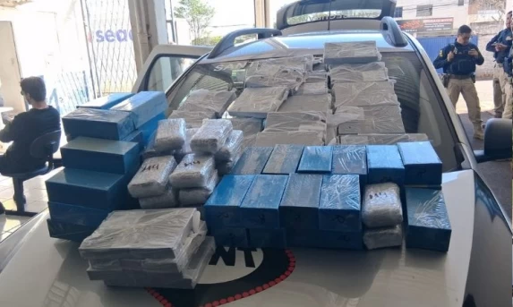 CASCAVEL: PRF apreende eletrônicos transportados de forma irregular em veículos de escolta armada