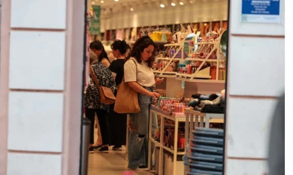 Comércio do Paraná cresce 2,3% em julho e lidera desempenho no Sul e Sudeste