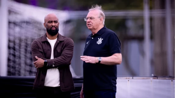 Corinthians Enfrenta Crise Financeira com Dívida Bruta de R$ 2,7 Bilhões e Acumula Novas Punições por Calotes