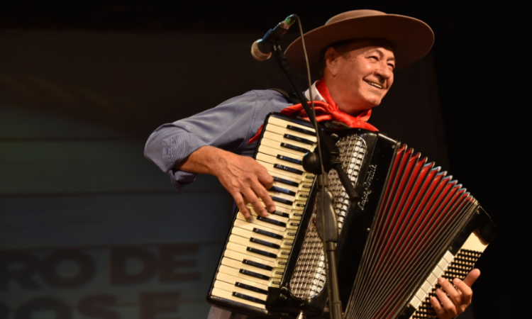 Cultura: Cascavel abre inscrições para o 3º Encontro de Violeiros e Sanfoneiros 60+