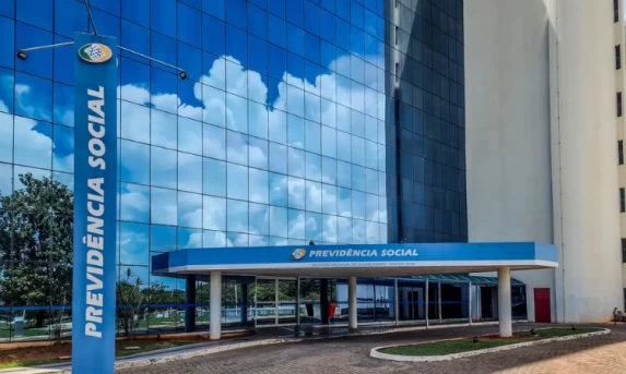 BC informa que teto para rotativo vale a partir desta quarta-feira
