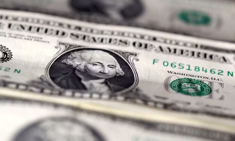 Dólar cai ao menor patamar em dois anos enquanto mercados aguardam cúpula de paz em Islamabad