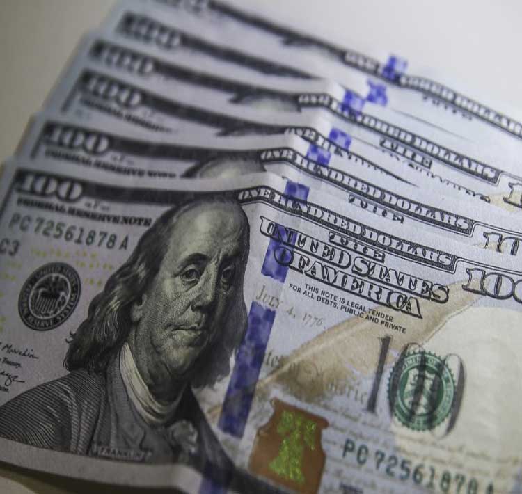 ECONOMIA: Dólar fecha estável e bolsa cai 0,91% em dia de volatilidade.