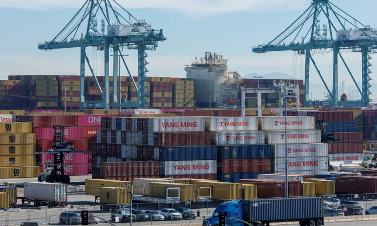 Economia Global: Preços de Importados nos EUA Registram Alta de 0,4% entre Setembro e Novembro