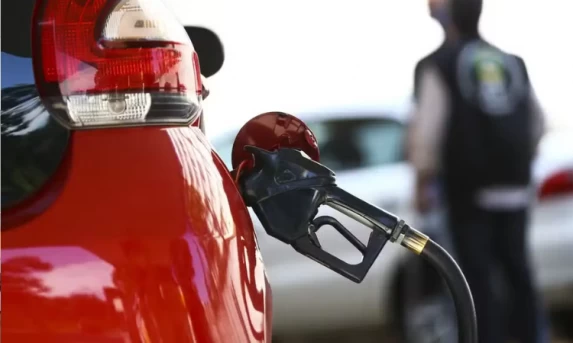 Economia: Governo Federal propõe isenção de ICMS sobre importação do diesel para conter escalada de preços