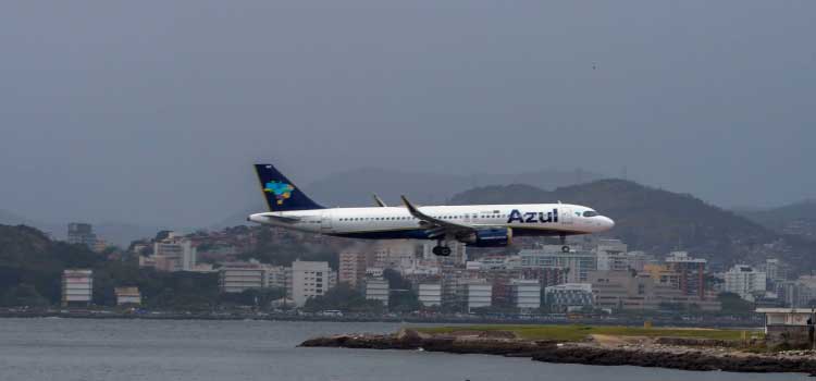 ECONOMIA: Redução do preço da querosene de aviação passa a valer hoje.