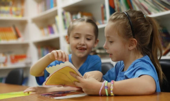 Educação em destaque: Cascavel atinge marca histórica com 83% de alunos leitores fluentes no 2º ano
