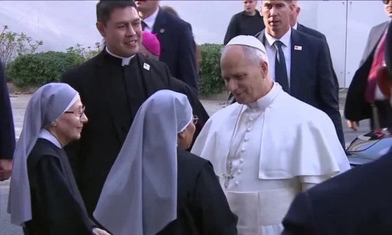 Em Viagem Histórica, Papa Leão Condena a Violência Praticada em Nome da Religião na Turquia