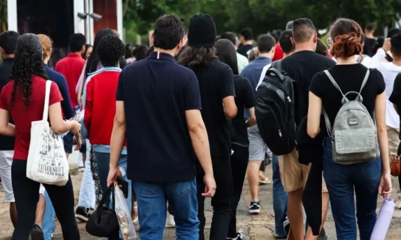 BC informa que teto para rotativo vale a partir desta quarta-feira