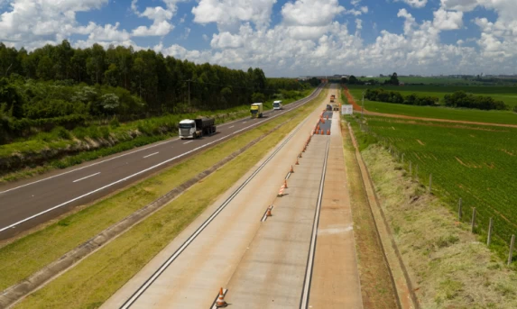 EPR Iguaçu alcança recuperação de 70% das placas de concreto mapeadas na BR-163