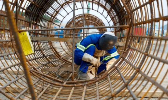 Escala 6x1: Trabalhadores com jornada de 44h ganham 57% menos que os de 40h, aponta Ipea