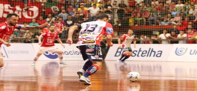 ESPORTES: Cascavel Futsal é superado fora de casa pela LNF.