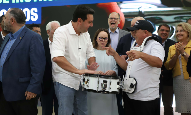 Estado do Paraná Libera R$ 100 Milhões Para a Cultura e Entrega Instrumentos a 90 Cidades