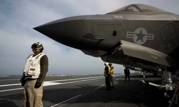 EUA enviam 10 caças F-35 para Porto Rico em meio à tensão com a Venezuela