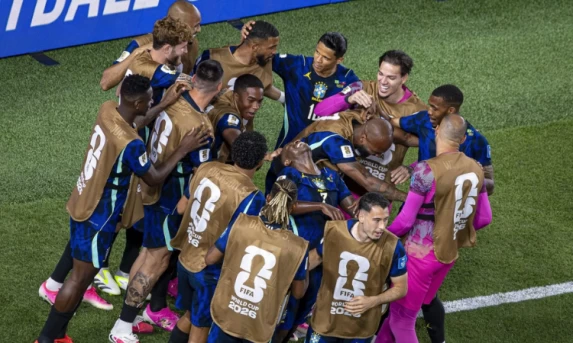Expediente na Copa: Próximo jogo da Seleção Brasileira na segunda-feira (29) não garante folga automática no trabalho