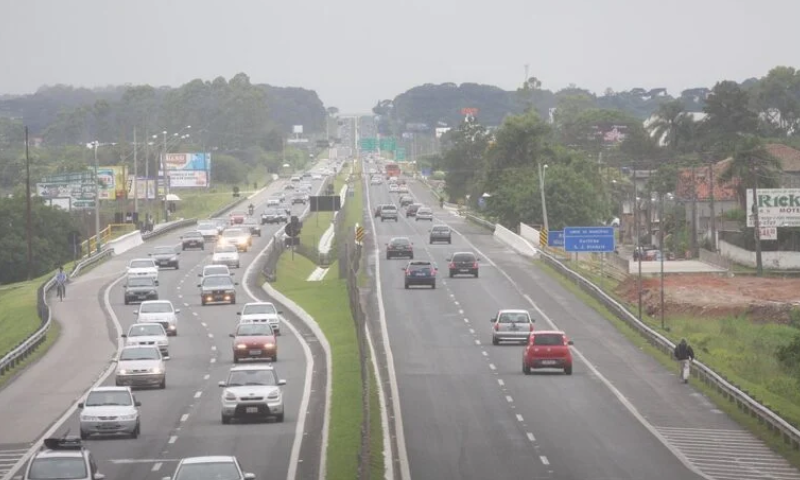 Feriado de 7 de Setembro deve mobilizar quase 1 milhão de veículos nas rodovias do Paraná