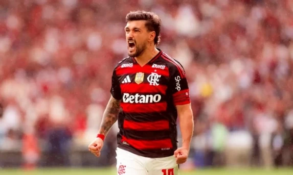 Flamengo Bate Palmeiras em Jogo Eletrizante e Acirra Luta Pelo Título Brasileiro!
