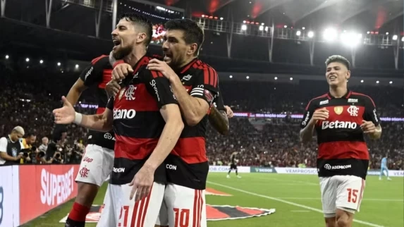 Flamengo reage no segundo tempo e vence o Santos de virada por 3 a 1 no Maracanã