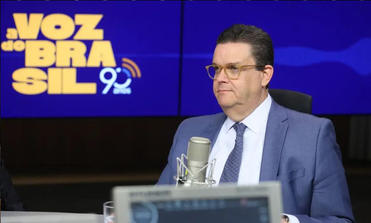 Governo lança programa para reduzir fila do INSS e agilizar benefícios