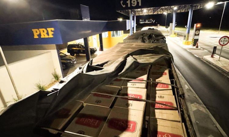 GRANDE APREENSÃO: PRF Tira de Circulação Mais de 1,1 Milhão de Maços de Cigarros Contrabandeados no Paraná