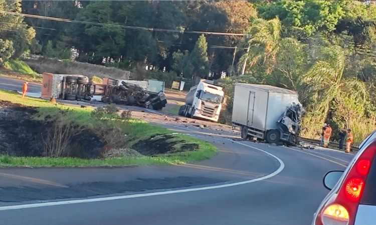 Grave acidente deixa caminhoneiro morto e interdita a BR-277 em Candói