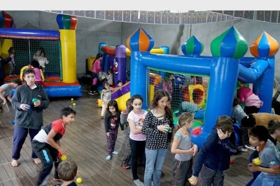 GUARANIAÇU: Alunos da Rede Municipal comemoram o Dia das Crianças com muita diversão em Guaraniaçu