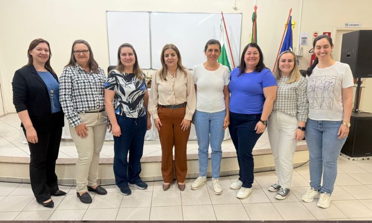 GUARANIAÇU: Educação encerra formação para candidatos a diretores das escolas municipais