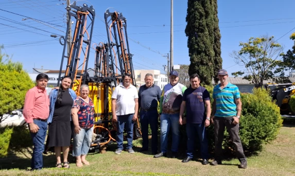 Guaraniaçu: Linha Pedreira e Três Águas são contempladas com equipamentos agrícolas