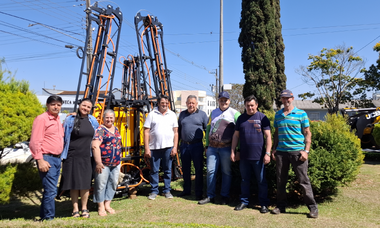 Guaraniaçu: Linha Pedreira e Três Águas são contempladas com equipamentos agrícolas