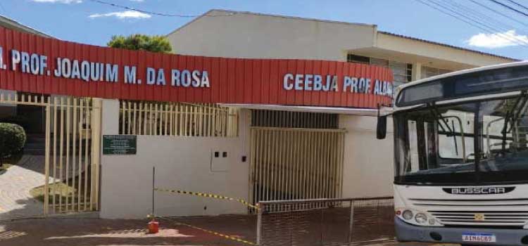 GUARANIAÇU: Escola exige Carteirinha que comprove vacinação contra a COVID-19 em crianças e adolescentes.