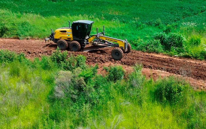 Guaraniaçu: Estradas da zona rural da Planaltina recebem atenção especial às vésperas da safra e do retorno escolar.