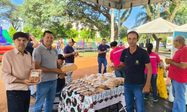 GUARANIAÇU: Feira da Agroindústria Guaraniaçuense movimenta produtores e consumidores nesta sexta-feira