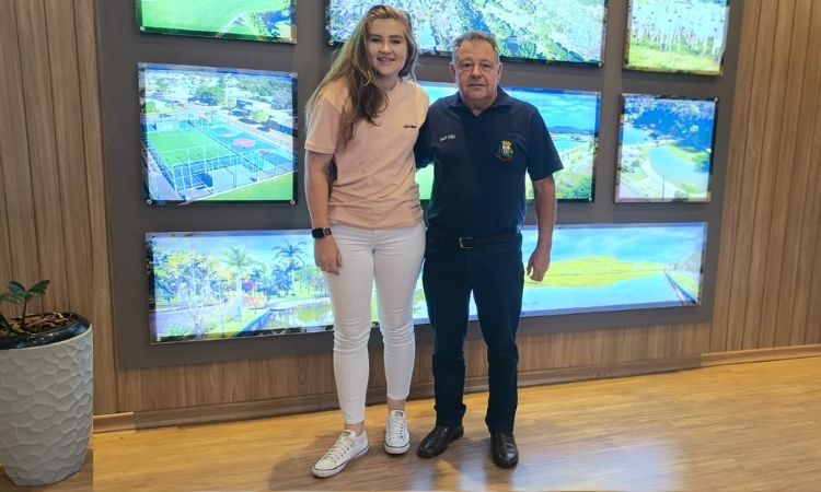 Guaraniaçu: Gaiteira e cantora Bia Socek visita Guaraniaçu e elogia estrutura do município