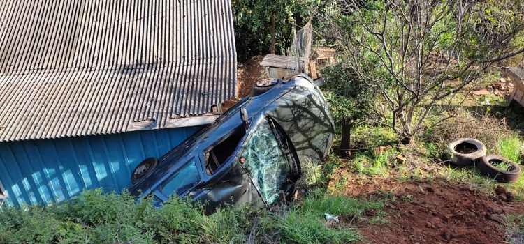 GUARANIAÇU: Motorista embriagado causa acidente em via de acesso ao município.